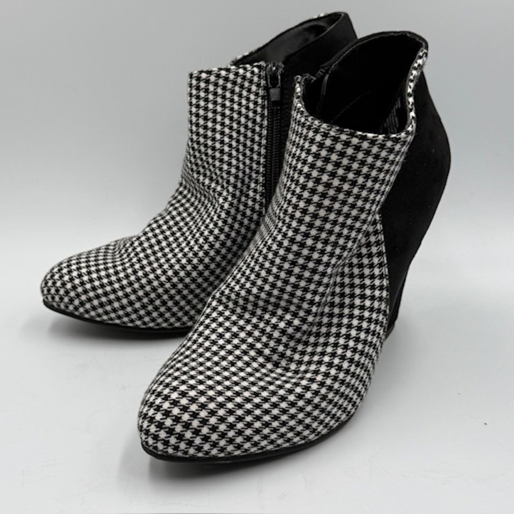 Madden Girl Ankle Boots Houndstooth Black‎ White Wedge Booties Pointed Toe 7.5